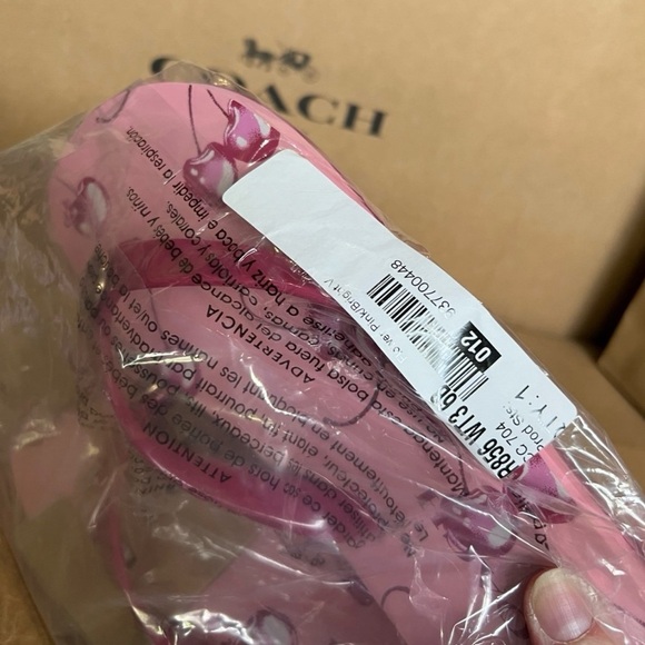 NWT COACH Zayn Flip Flop w Cherry Print SIZE 6 Limited Edition AUTHENTIC - Picture 5 of 11